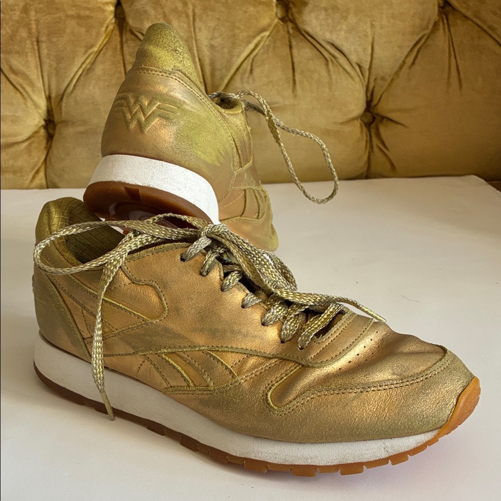 Reebok Classics Leather DC WonderWoman Gold Sneakers